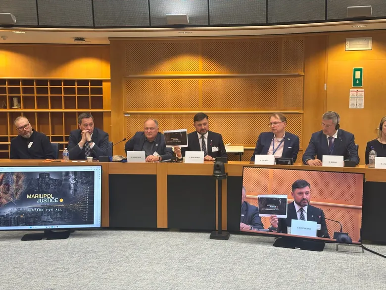 У Європарламенті закликали визнати руйнування Маріуполя свідомим злочином проти людяності та презентували проєкт відновлення справедливості